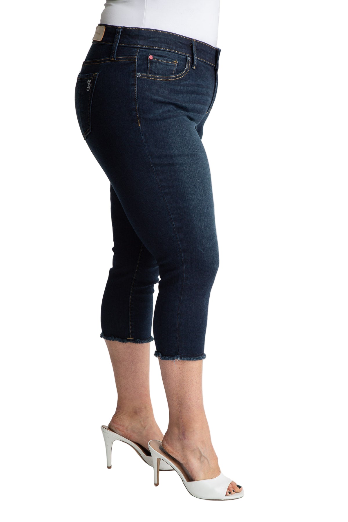 Denim crop with Frayed Hem in 21" inseam - Baylor - SLINK JEANS