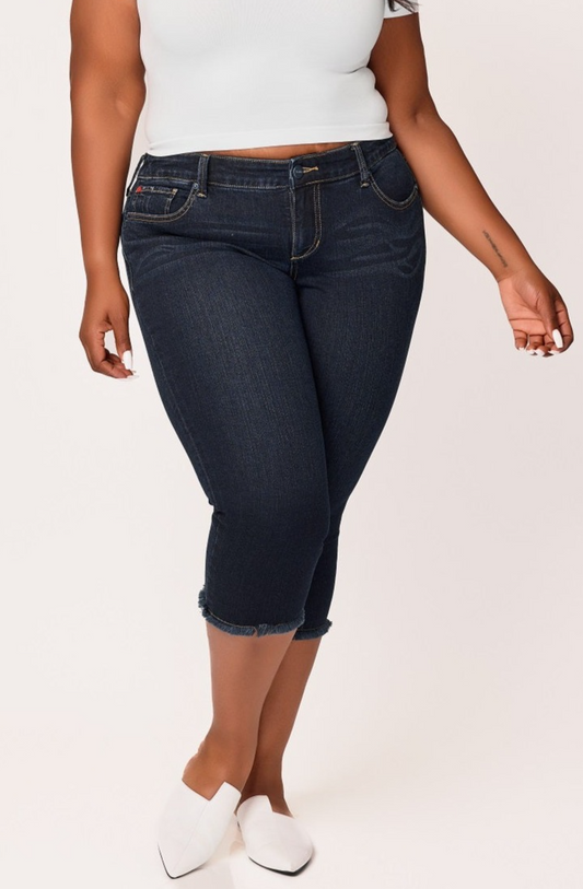 Denim crop with Frayed Hem in 21" inseam - Baylor