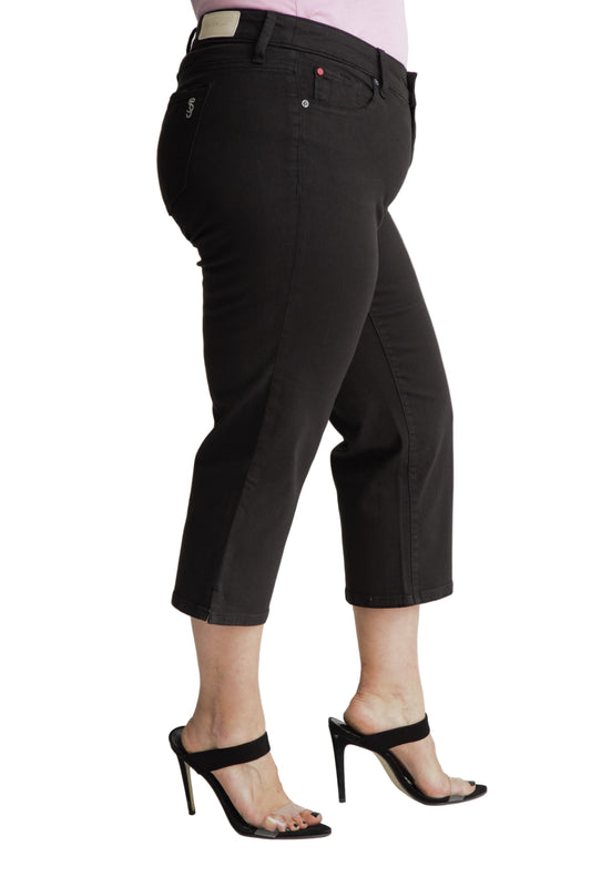 Color Mid Rise Crop with side vents in 25" inseam - Solid Black