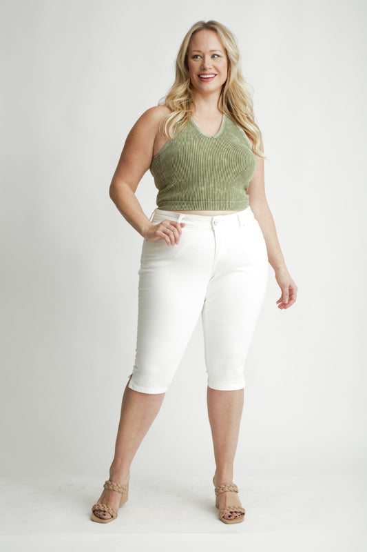 Color Crop with side vents in 18" inseam  - Clare