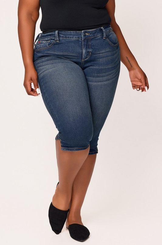 Denim crop with Frayed Hem in 21" inseam - Pearl