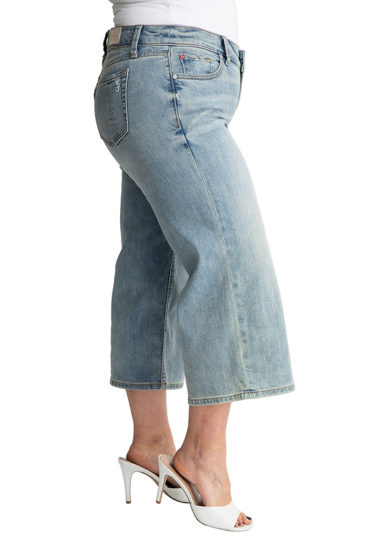 Denim mid rise wide leg crop in 23" Inseam - Cora