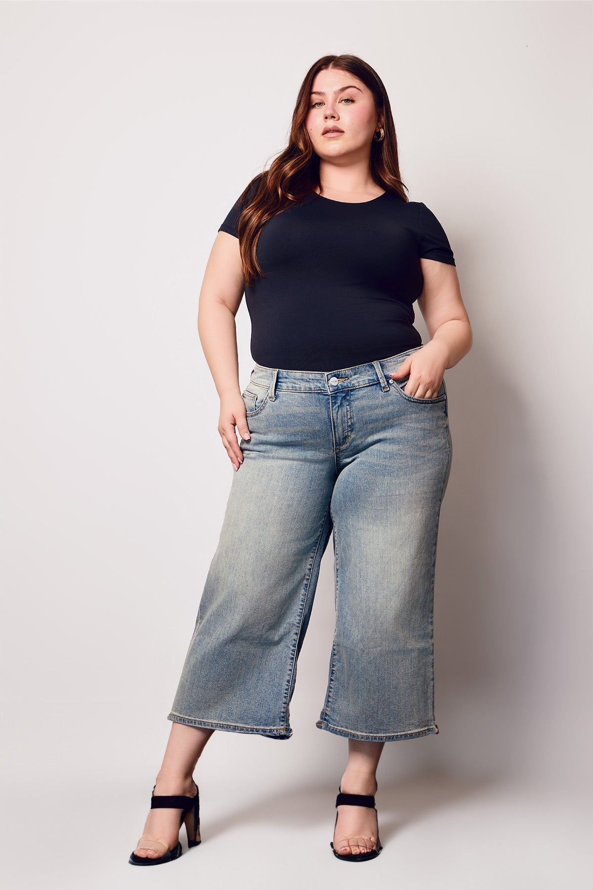 Denim mid rise wide leg crop in 23" Inseam - Cora