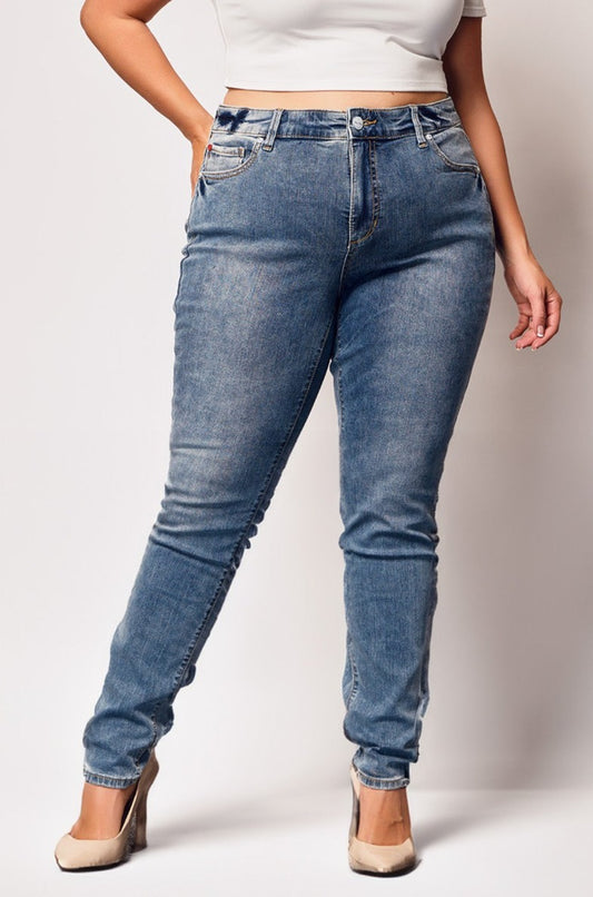 Denim High Rise Skinny in 31" Inseam - Melody