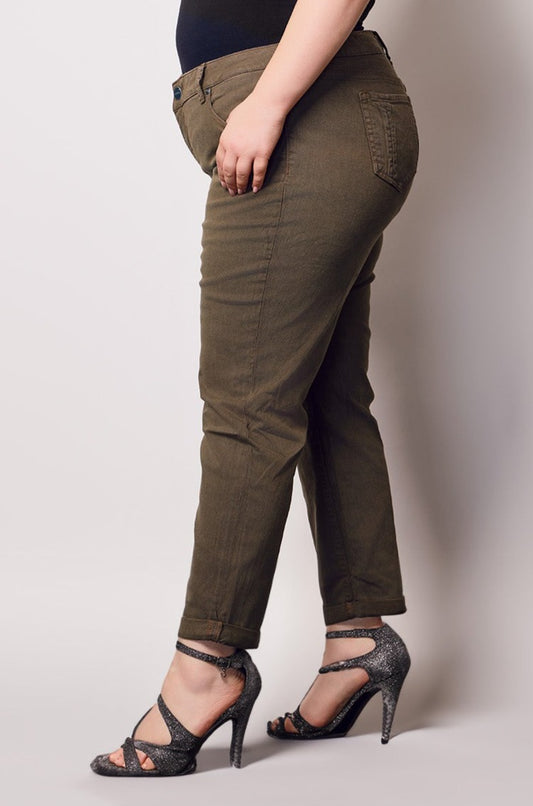 Color Mid Rise Boyfriend pants in rolled 25.5" Inseam - Forest