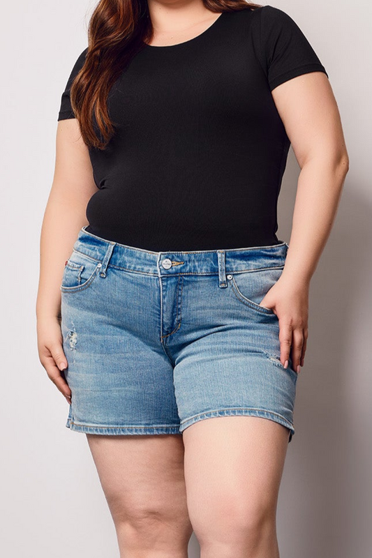 Denim shorts mid rise with side vents in 5.5" Inseam - Avery