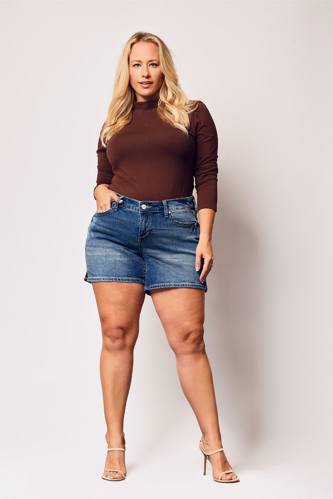 Denim shorts mid rise with side vents in 5.5