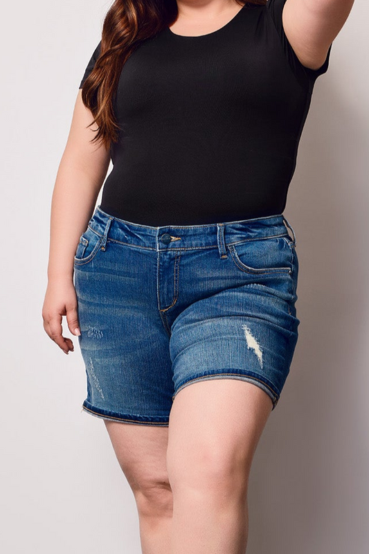 Denim rolled shorts in 5.5" Inseam - Lucy