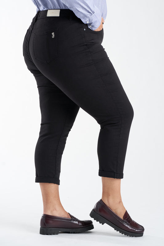 Color Mid rise boyfriend rolled in 25.5" inseam- Black